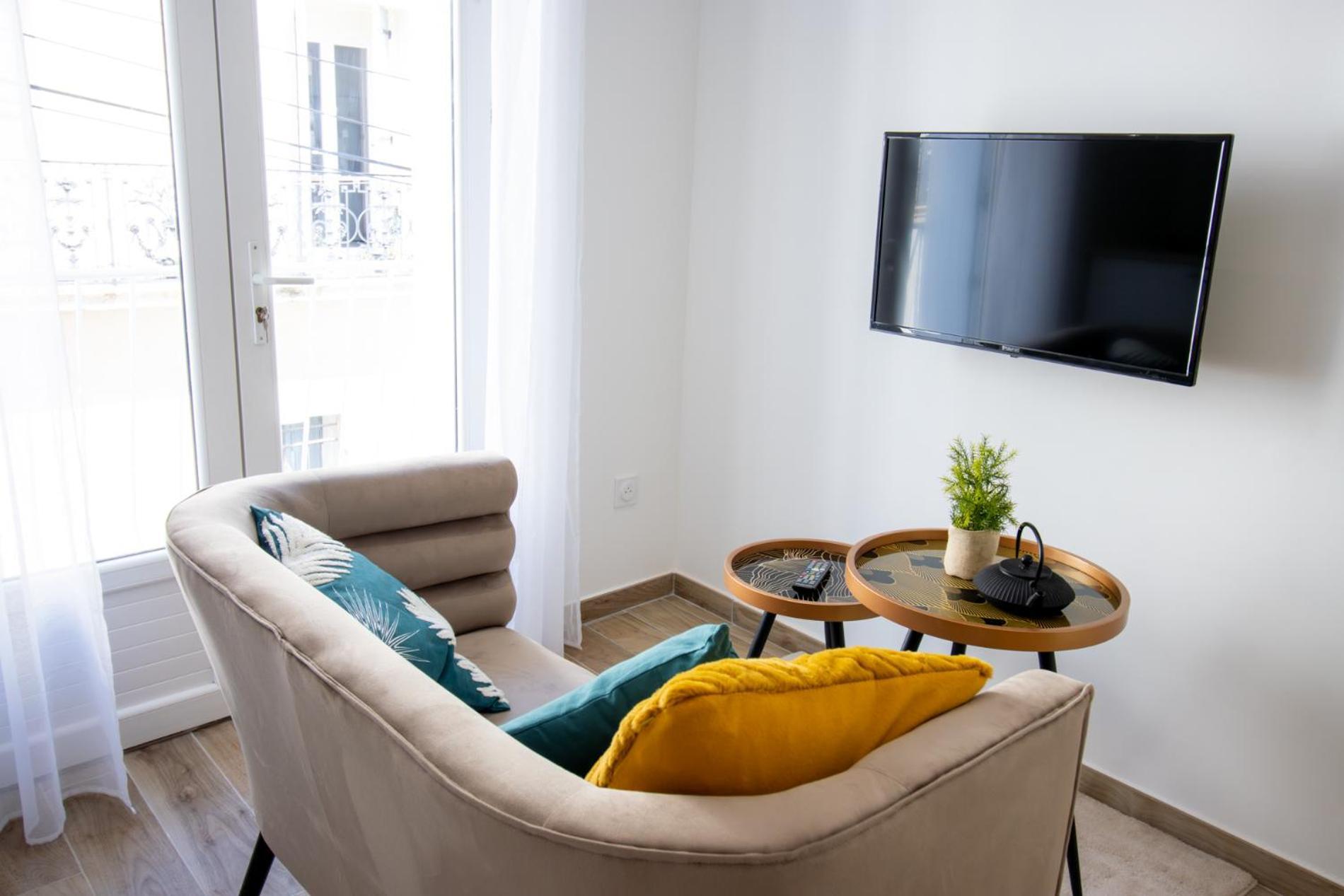 Charmant Studio Climatise 'Alma 1' - Beziers Centre - Wifi Fibre - Netflix Apartment Bagian luar foto